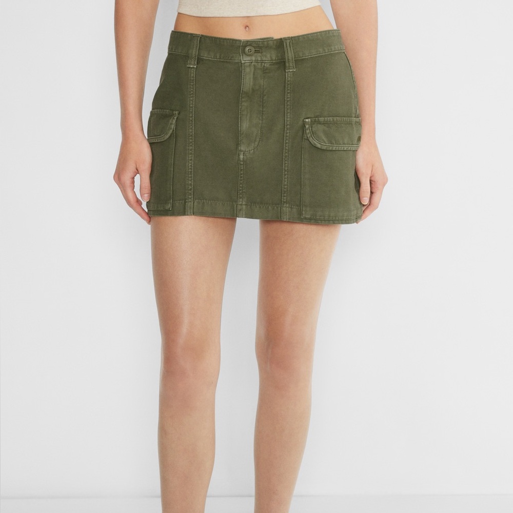 Aritzia TNA Reggie cargo skirt in Lived-In Army Green, size 4